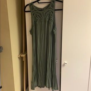 Green sleeveless dress